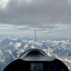 Flugwegposition um 13:41:29: Aufgenommen in der Nähe von Gemeinde Weißenbach am Lech, Österreich in 3165 Meter